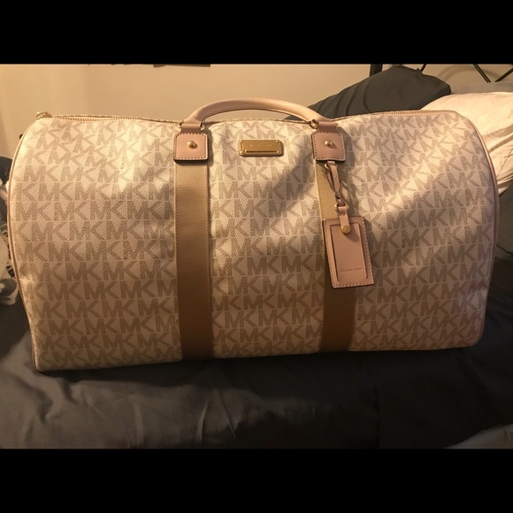 Michael Kors duffle - Picture 1 of 4